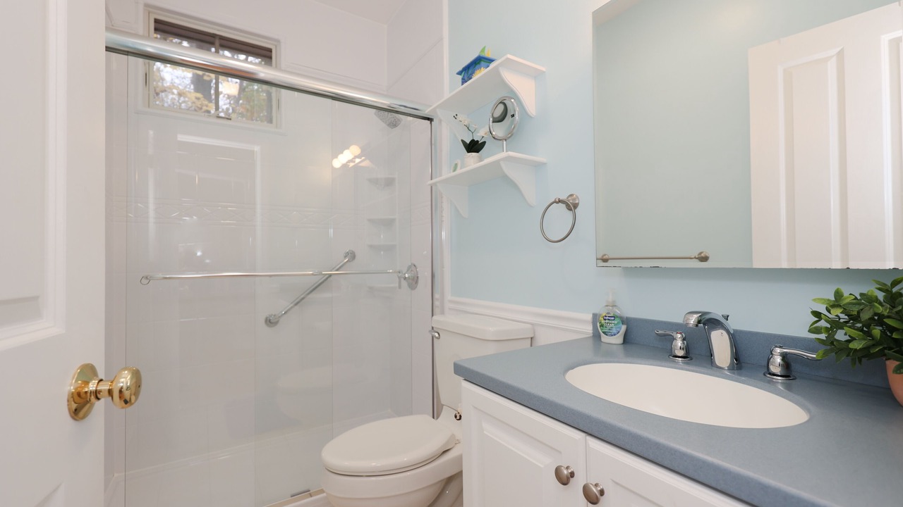 Photo of Bathroom in Summer Village
