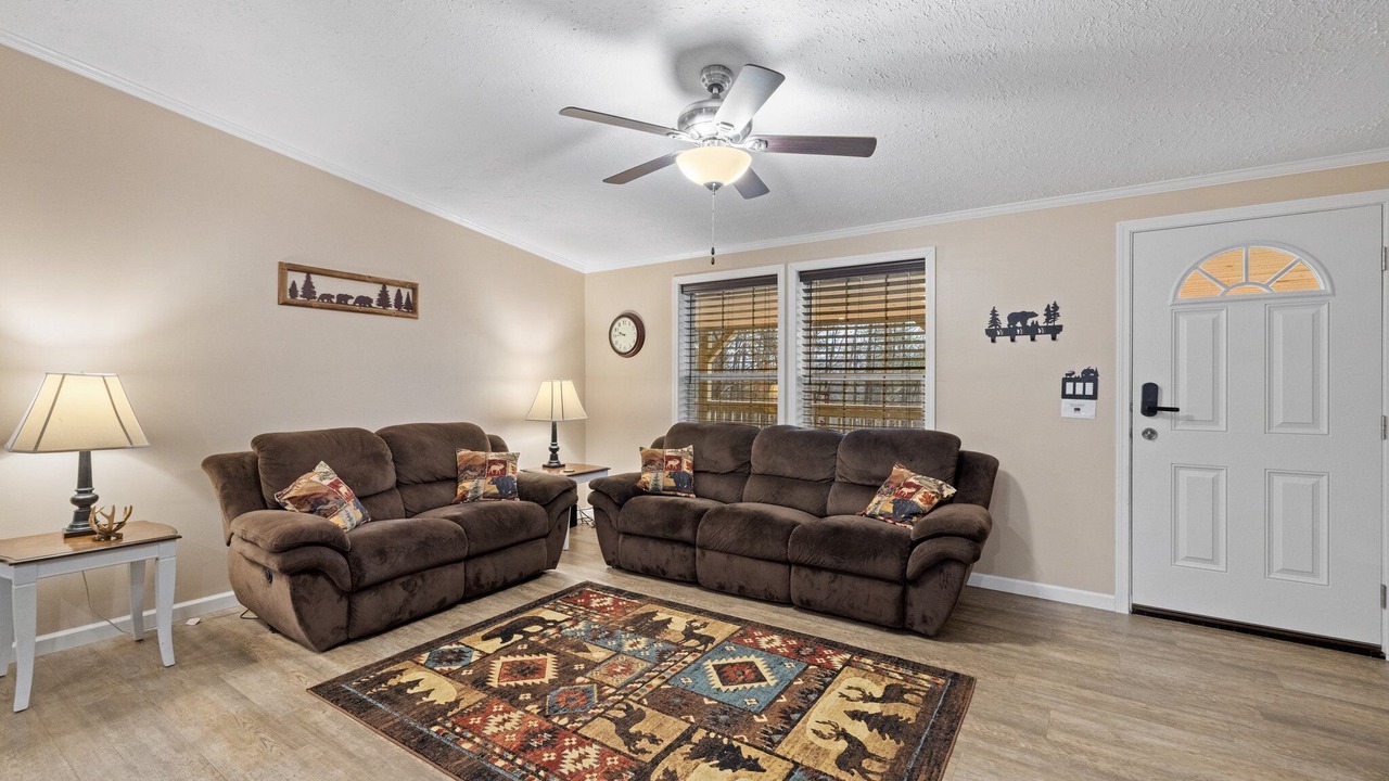 Photo of Livingroom in Ashland