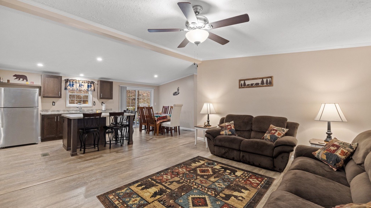 Photo of Livingroom in Ashland