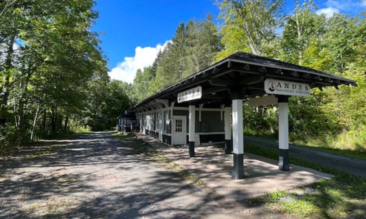 Photo of Outdoor in Highmount