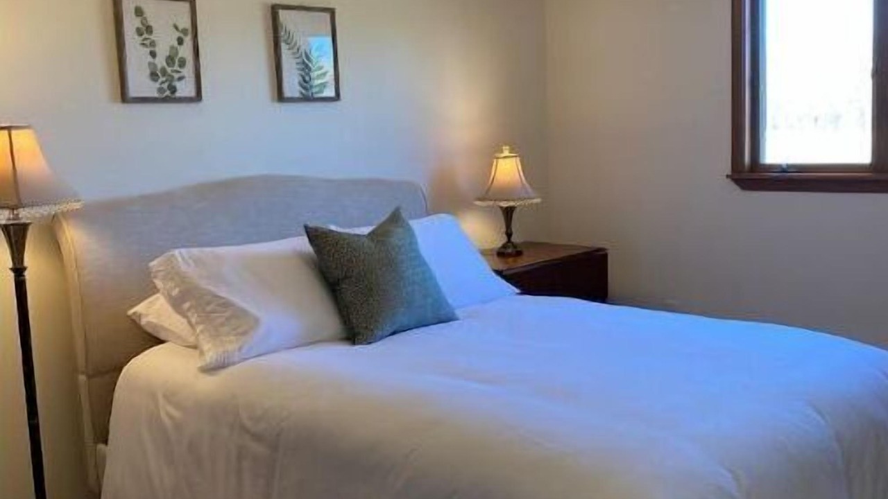 Photo of Bedroom in Wales Center