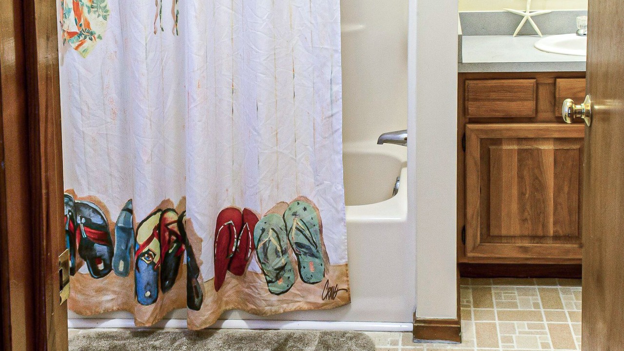 Photo of Bathroom in Cliff Walk