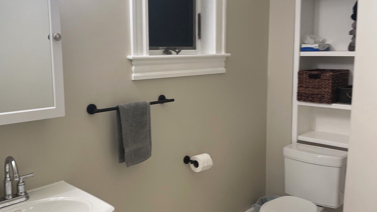 Photo of Bathroom in Warren