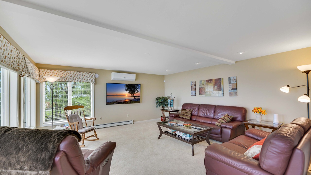 Photo of Livingroom in Canandaigua
