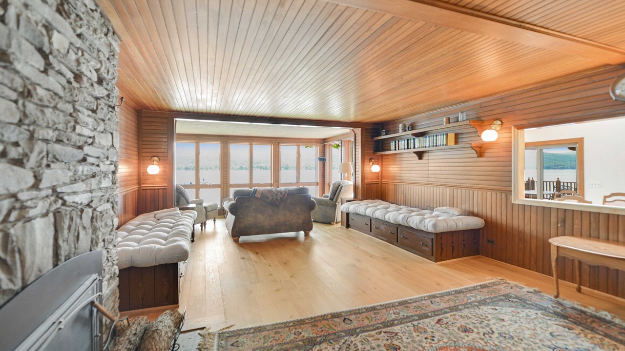 Photo of Livingroom in Honeoye