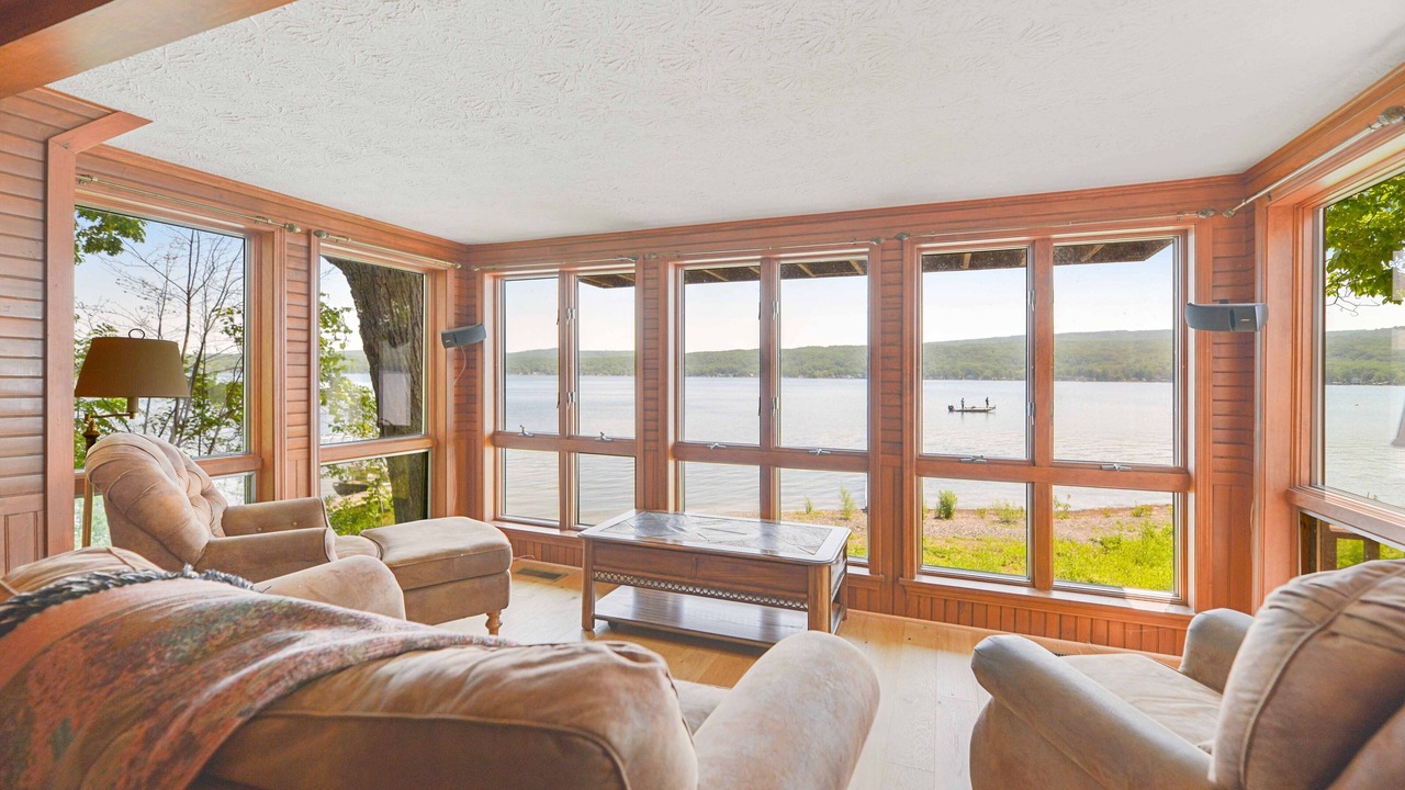 Photo of Livingroom in Honeoye