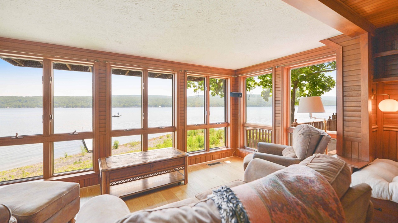 Photo of Livingroom in Honeoye