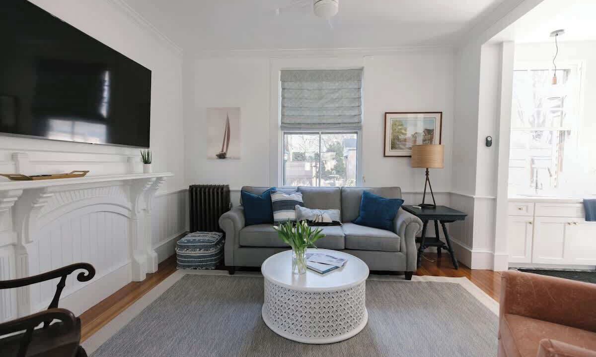 Photo of Livingroom in The Point
