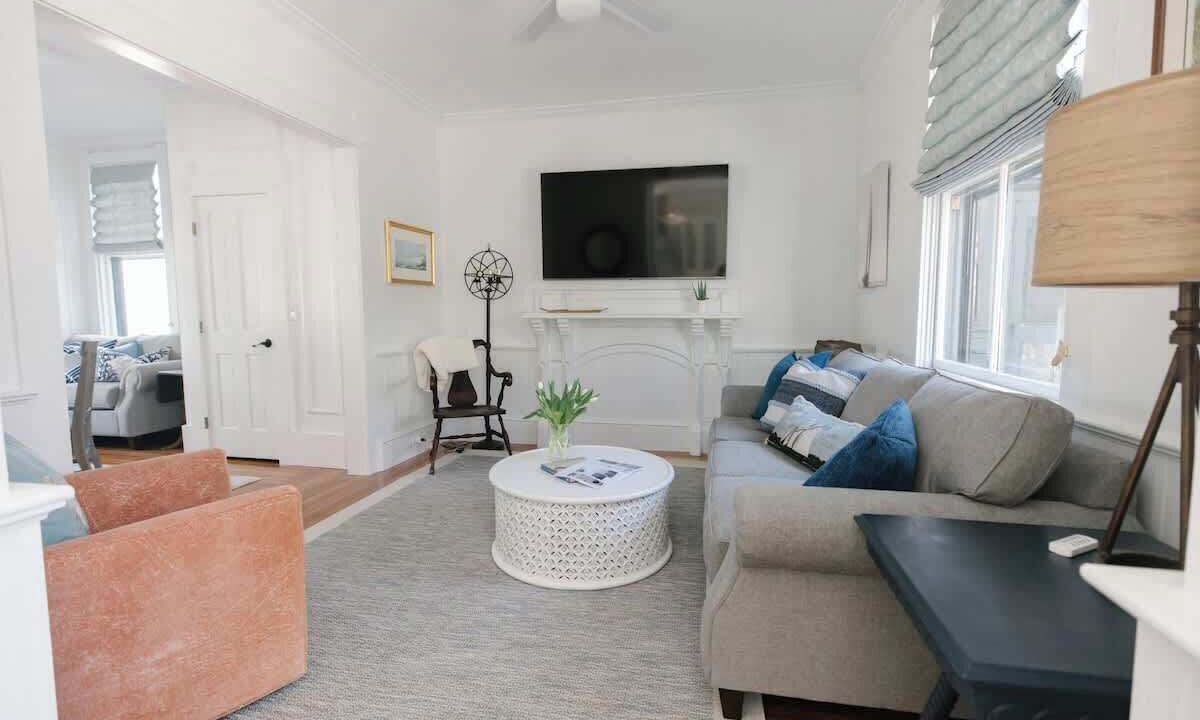 Photo of Livingroom in The Point