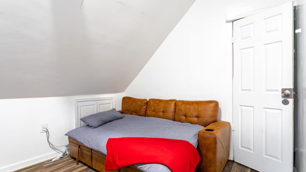 Photo of Bedroom in Garden City Park