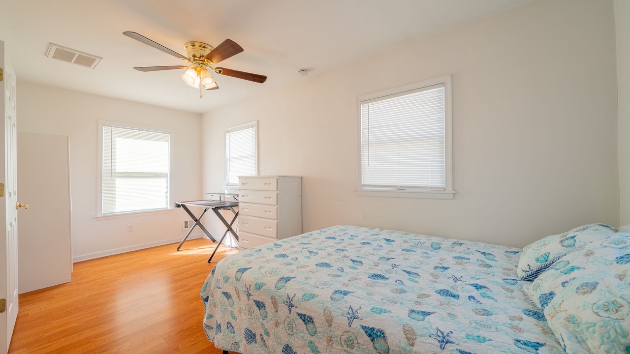 Photo of Bedroom in Seaside Heights