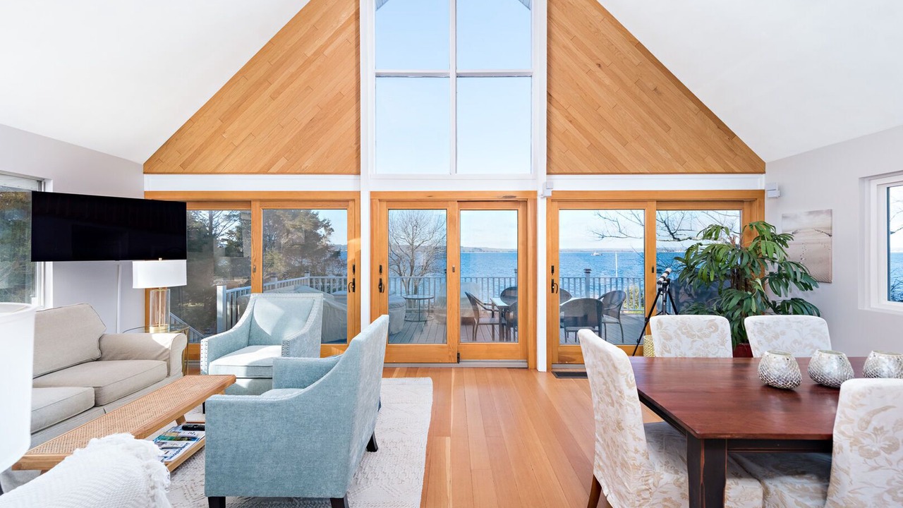 Photo of Livingroom in Jamestown Shores