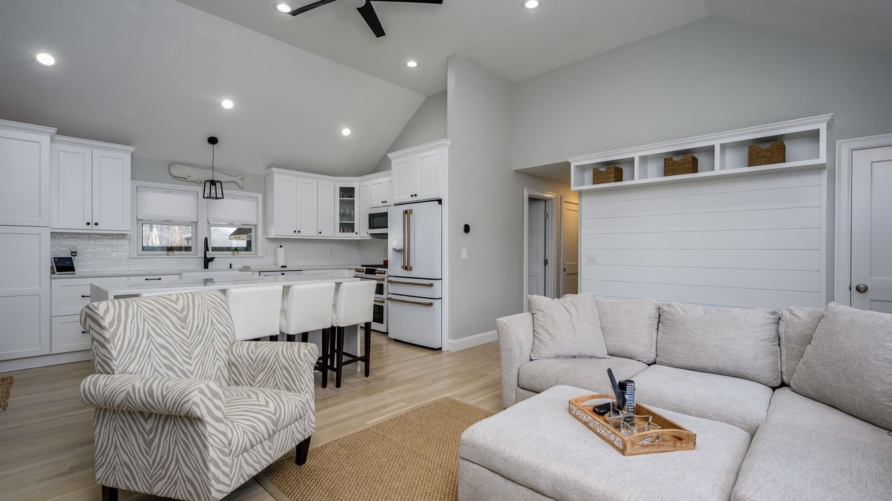 Photo of Livingroom in Hyannis