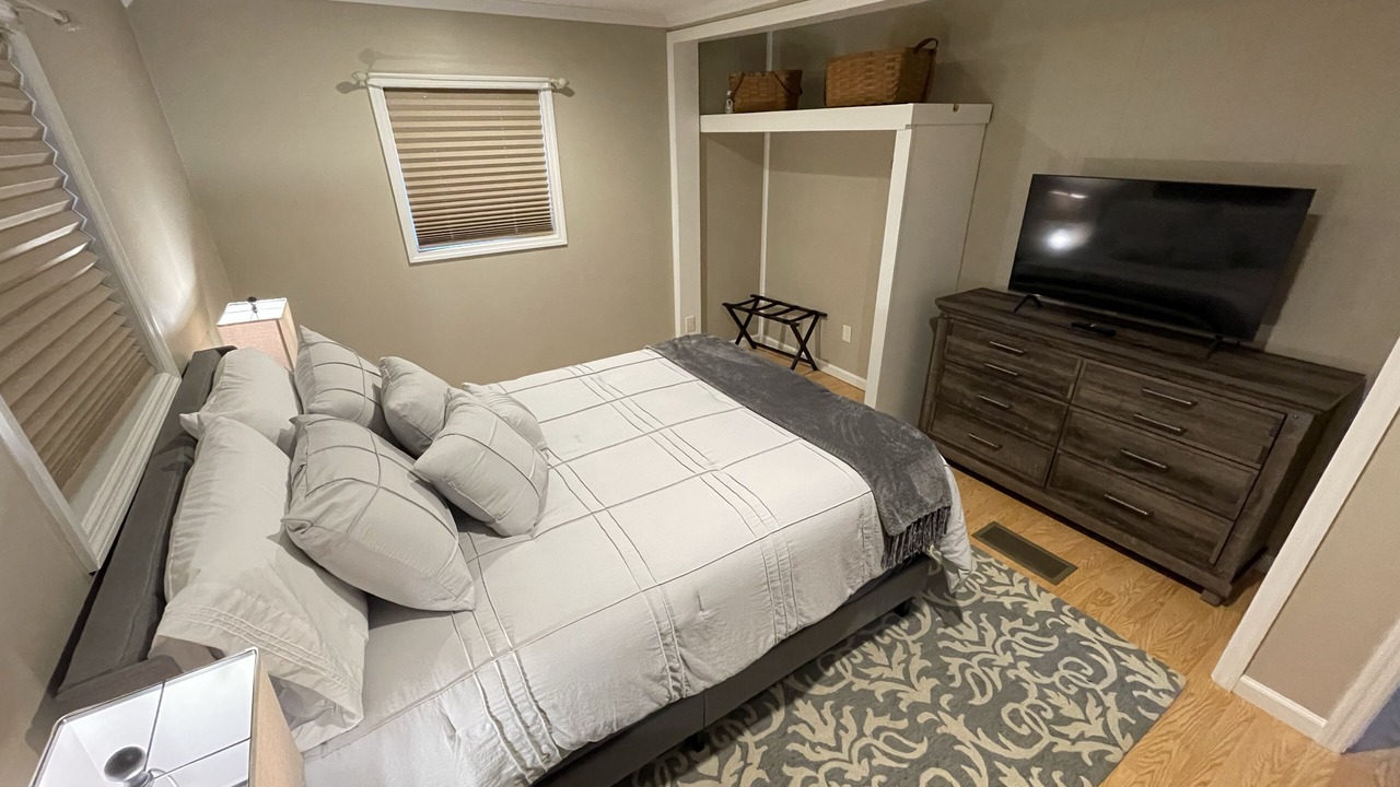 Photo of Bedroom in Lake George