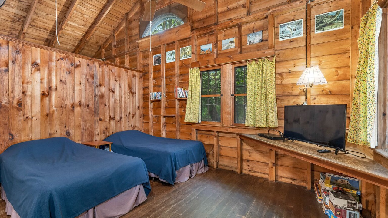Photo of Bedroom in Moultonborough