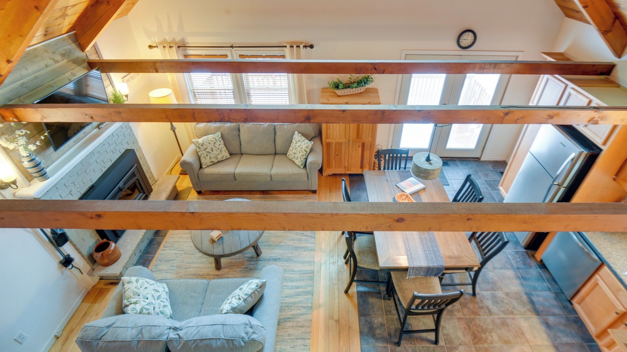 Photo of Livingroom in Tuftonboro