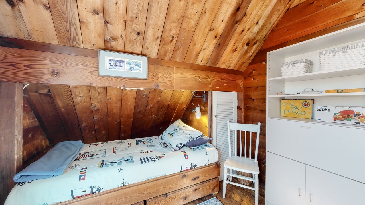 Photo of Bedroom in Aquinnah