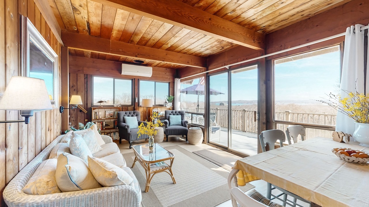 Photo of Livingroom in Aquinnah