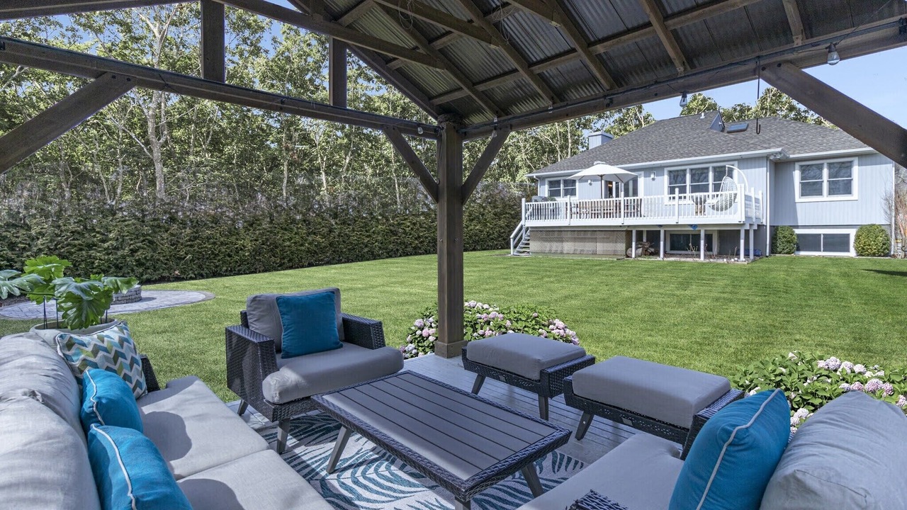 Photo of Patio Balcony in Hampton Bays