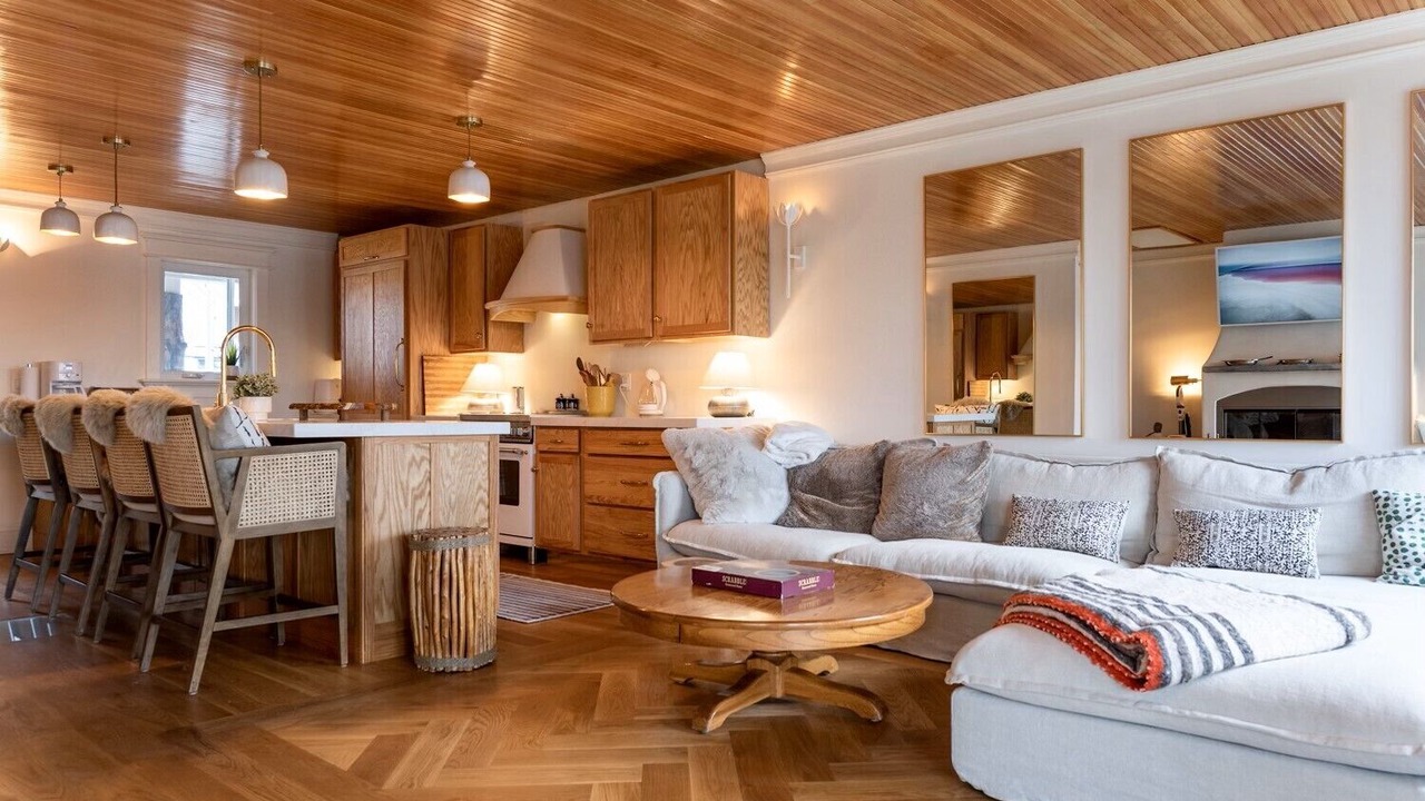 Photo of Livingroom in East Burke