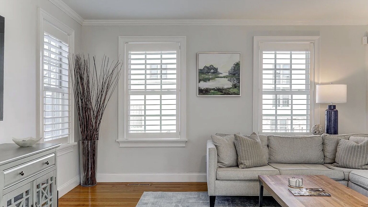 Photo of Livingroom in Off Broadway