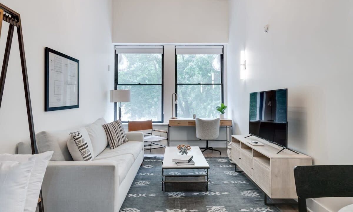 Photo of Livingroom in Center City East