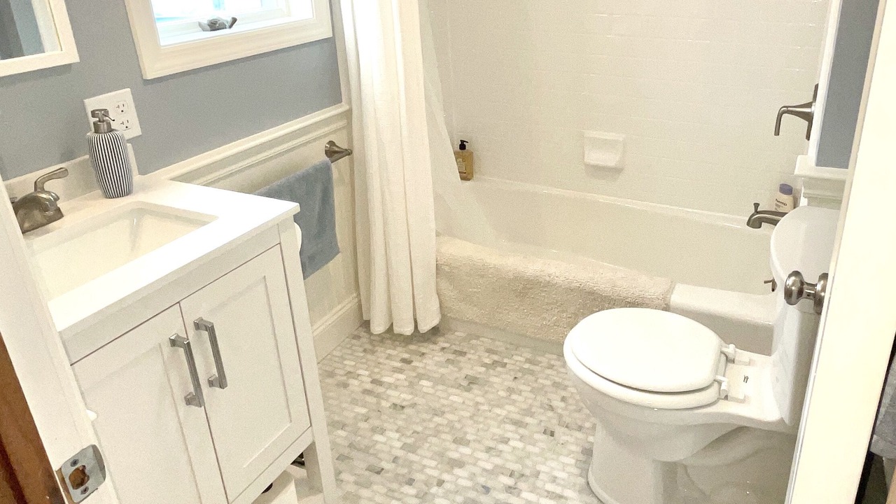 Photo of Bathroom in Great Neck