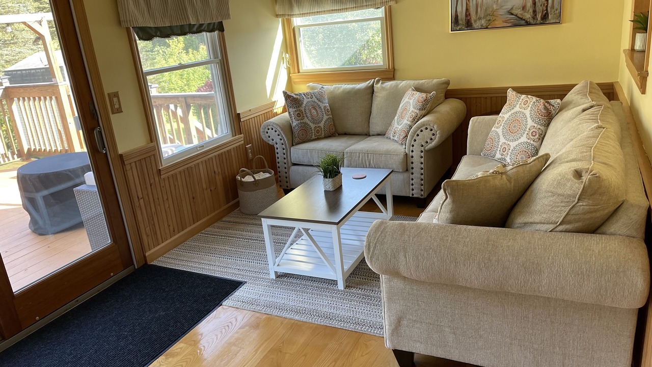 Photo of Livingroom in Lee