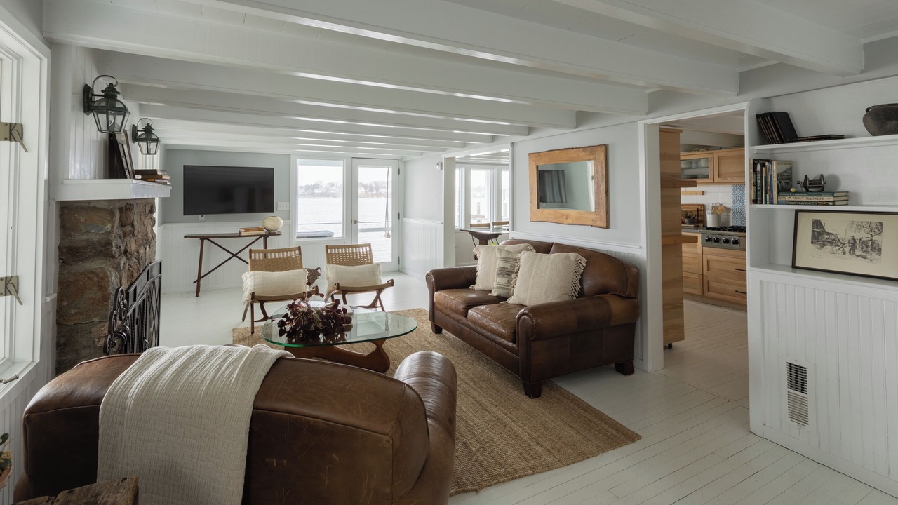 Photo of Livingroom in Tiverton