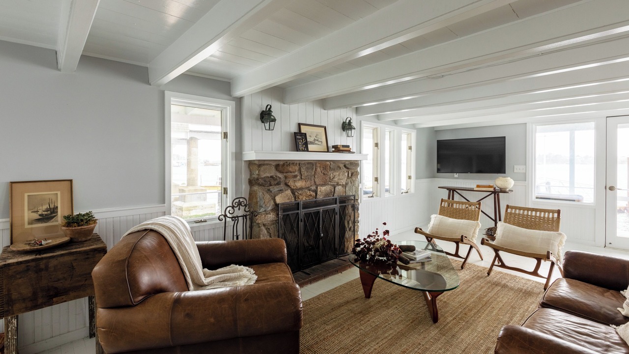 Photo of Livingroom in Tiverton