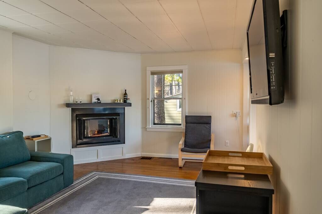 Photo of Livingroom in Sunapee