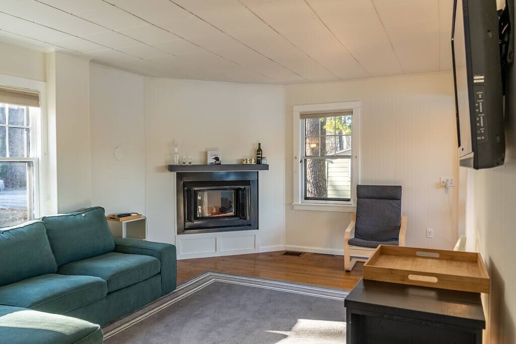 Photo of Livingroom in Sunapee