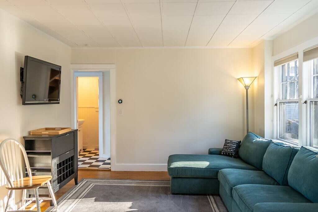 Photo of Livingroom in Sunapee