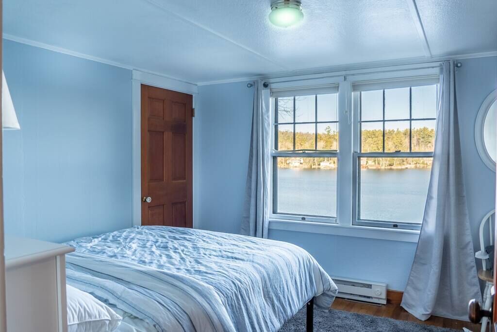 Photo of Bedroom in Sunapee