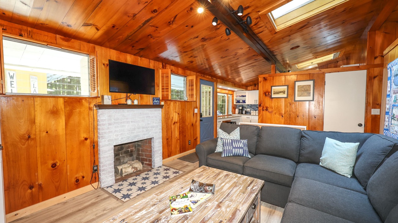 Photo of Livingroom in Meredith