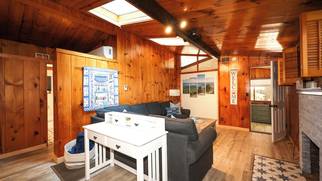 Photo of Livingroom in Meredith