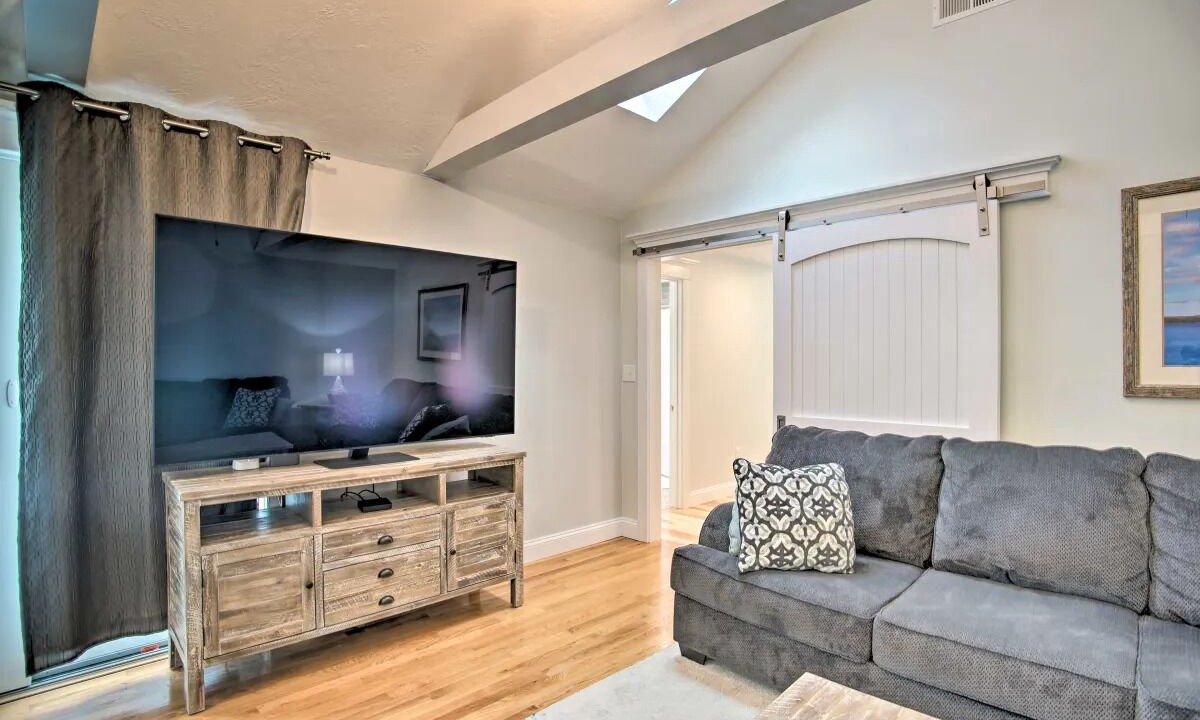 Photo of Livingroom in Bass River