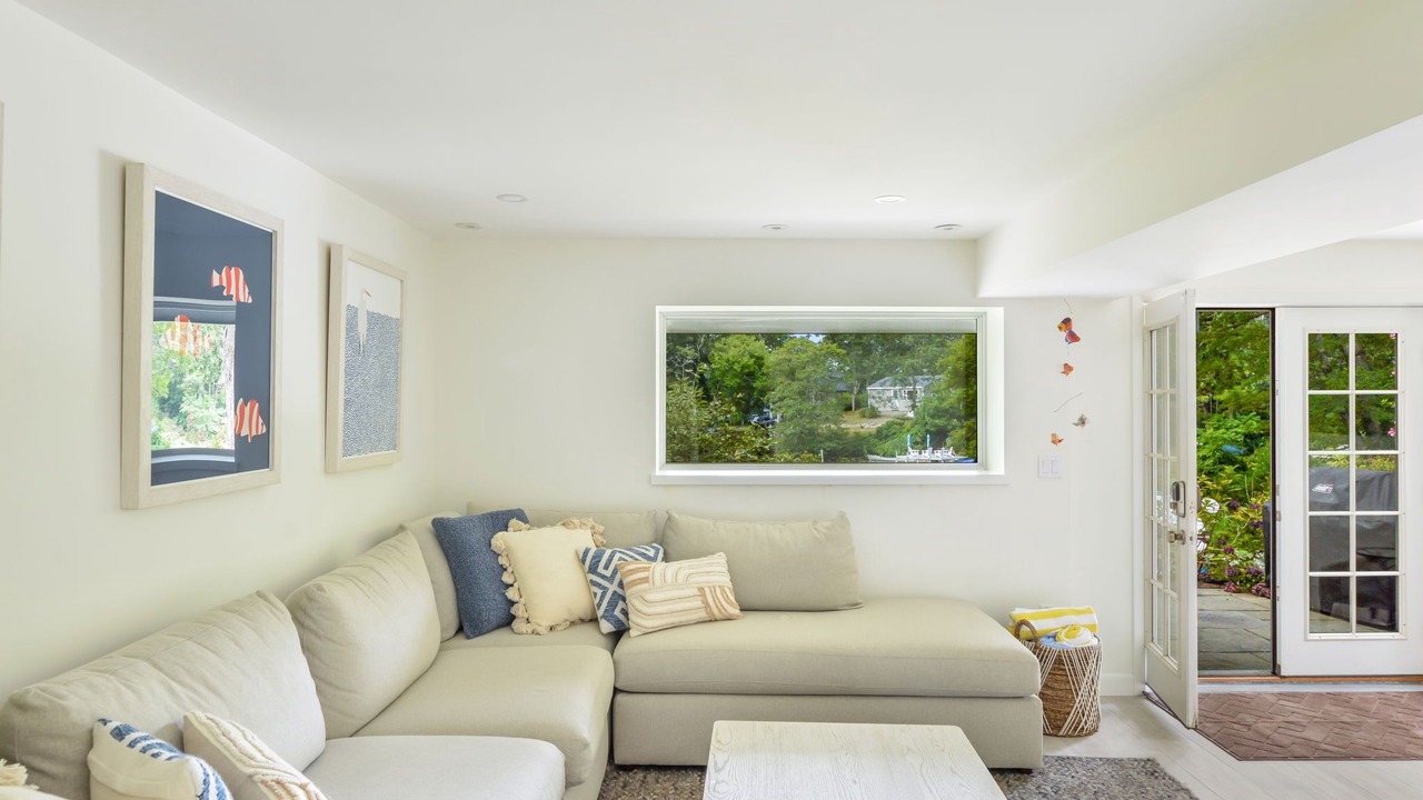 Photo of Livingroom in East Falmouth