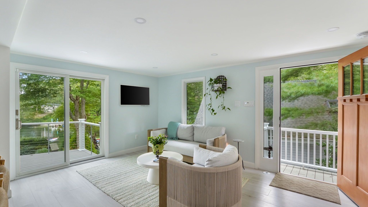 Photo of Livingroom in East Falmouth