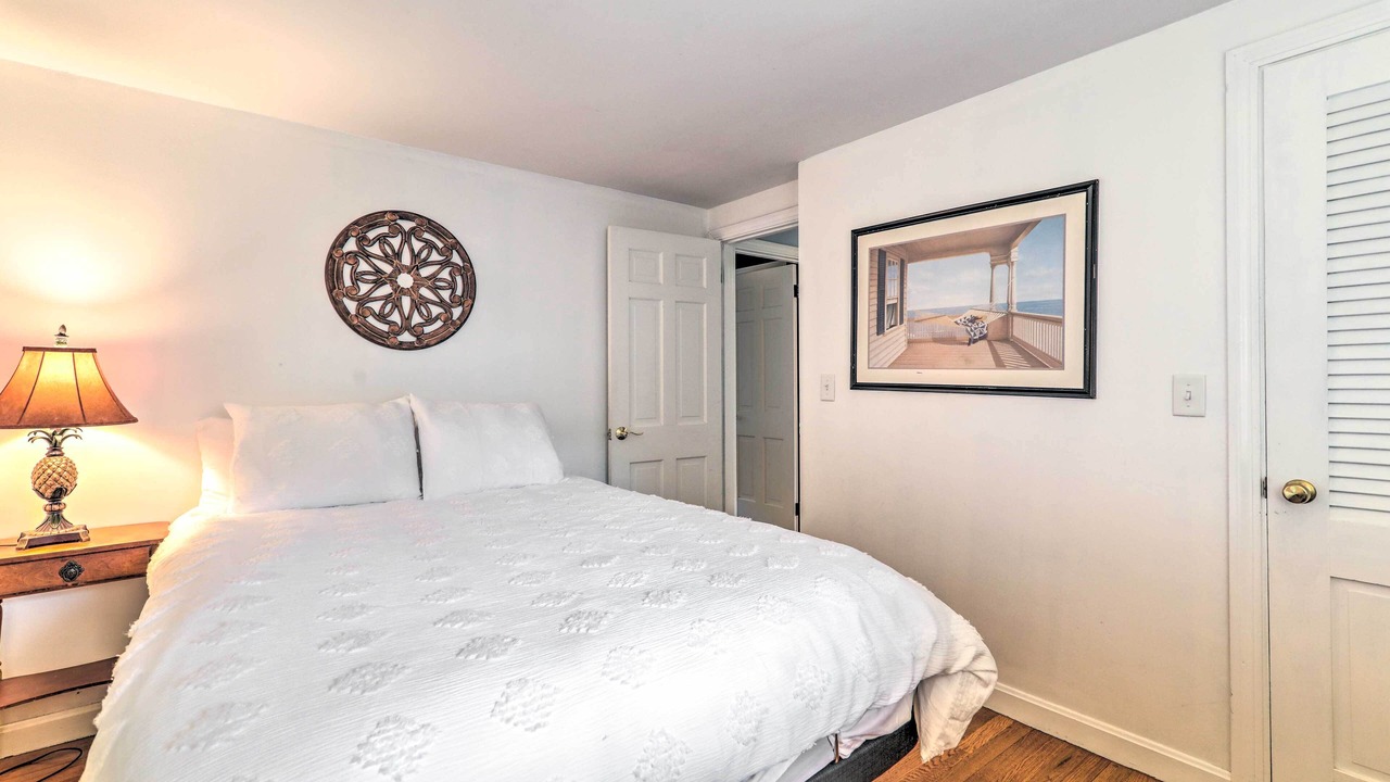 Photo of Bedroom in West Yarmouth
