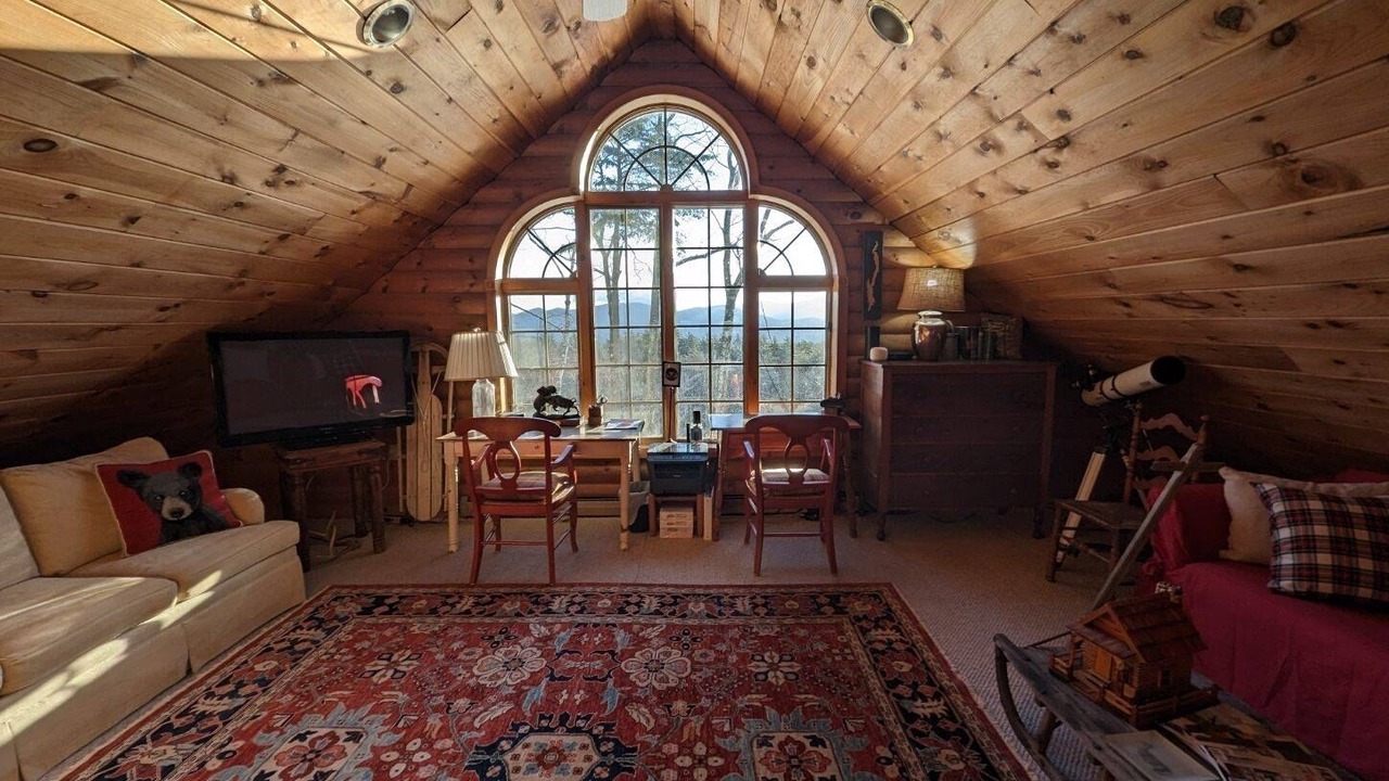 Photo of Livingroom in Bolton Landing