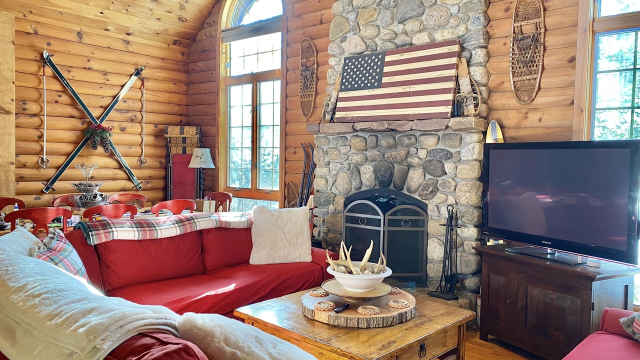 Photo of Livingroom in Bolton Landing
