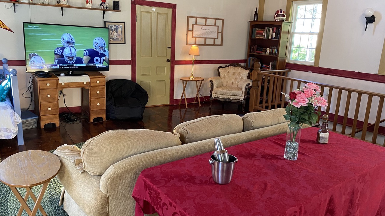 Photo of Livingroom in West Newfield
