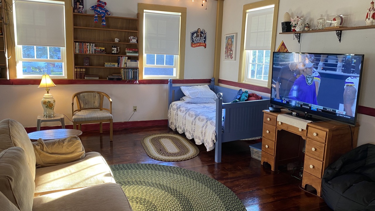 Photo of Livingroom in West Newfield