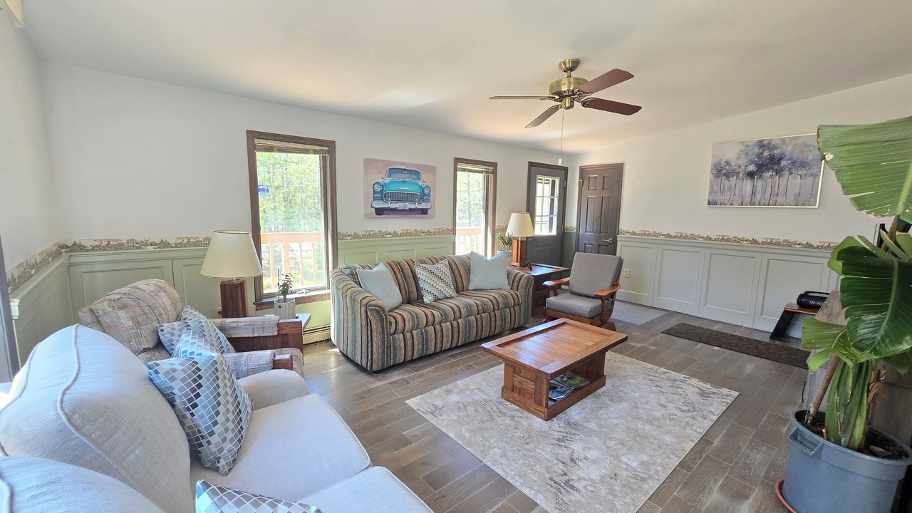 Photo of Livingroom in Haines Falls