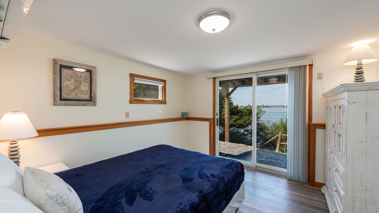 Photo of Bedroom in Mid-Coast and Islands