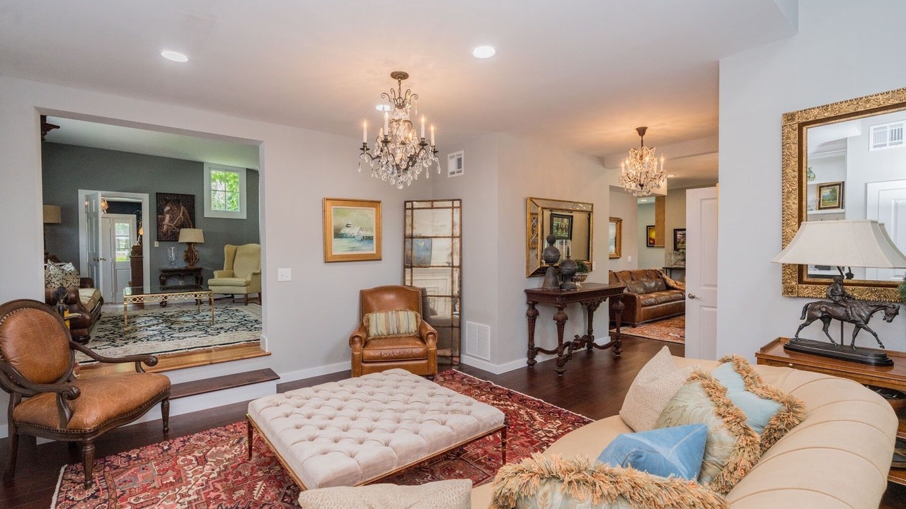 Photo of Livingroom in Saratoga Springs