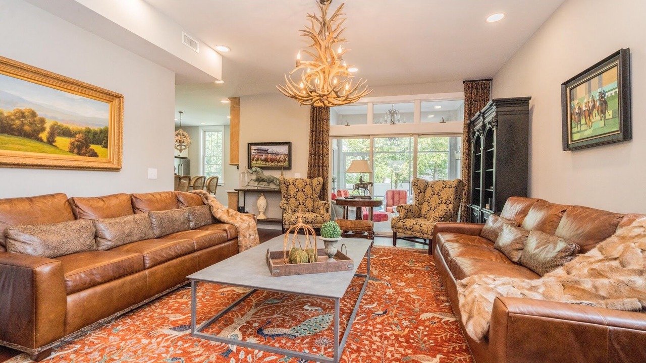 Photo of Livingroom in Saratoga Springs