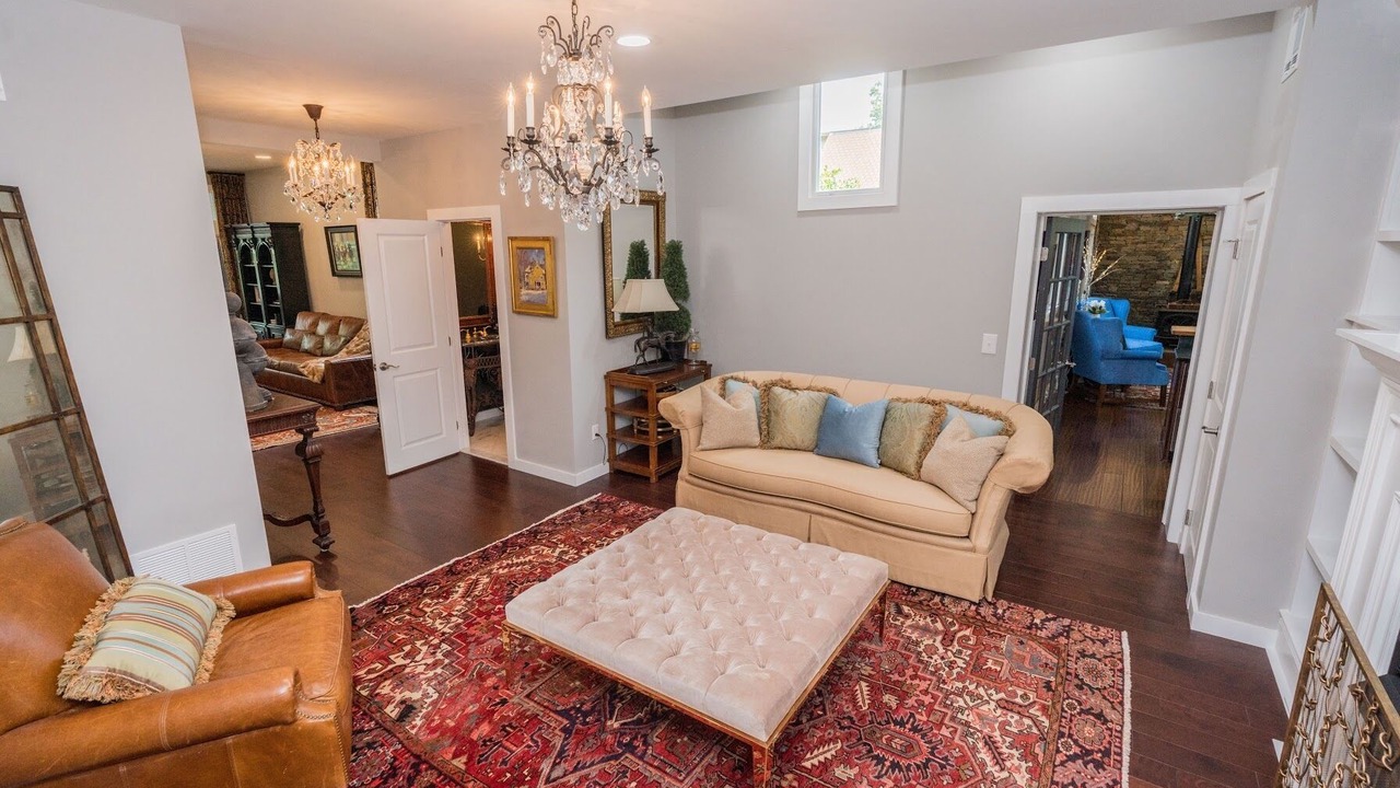 Photo of Livingroom in Saratoga Springs
