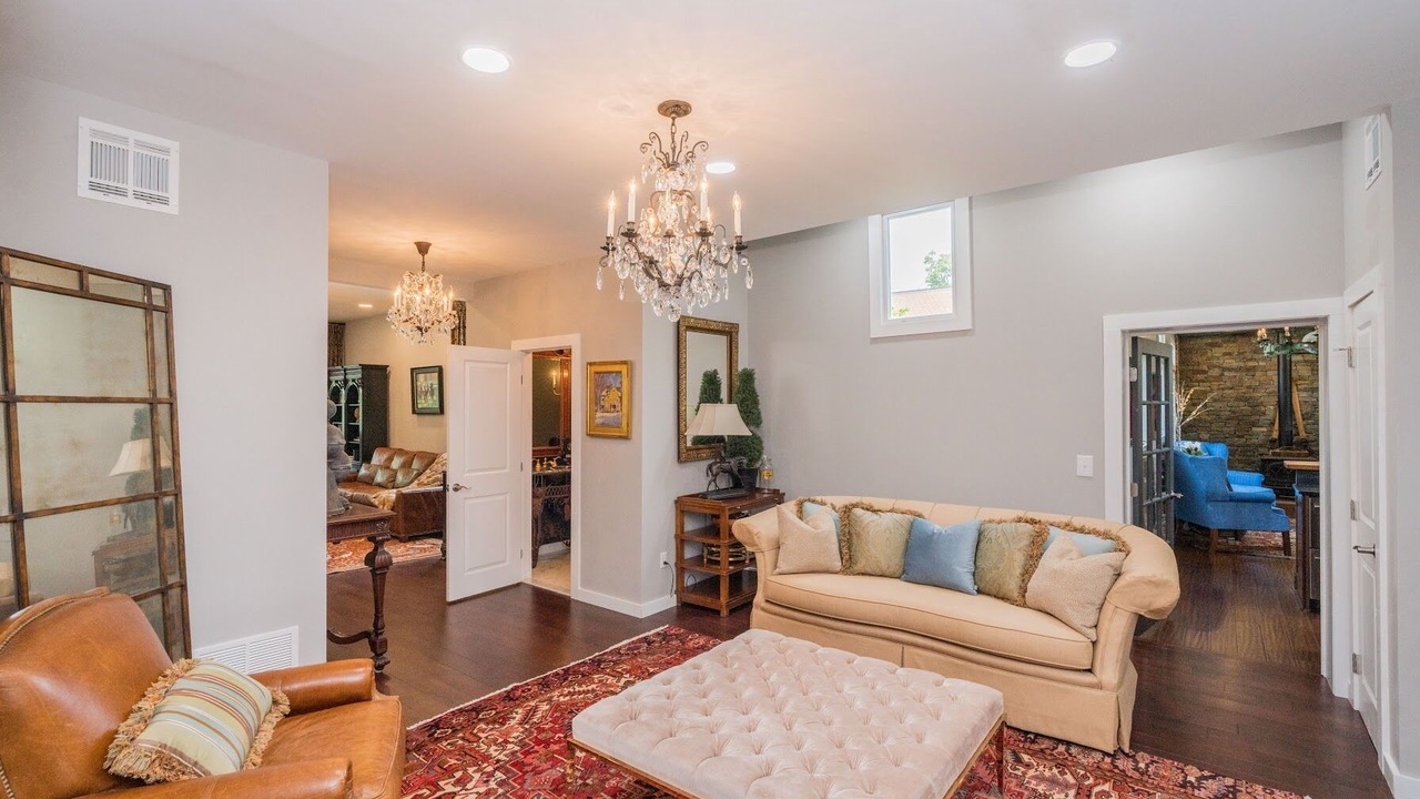 Photo of Livingroom in Saratoga Springs